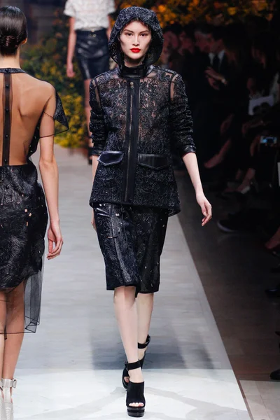 Look 37